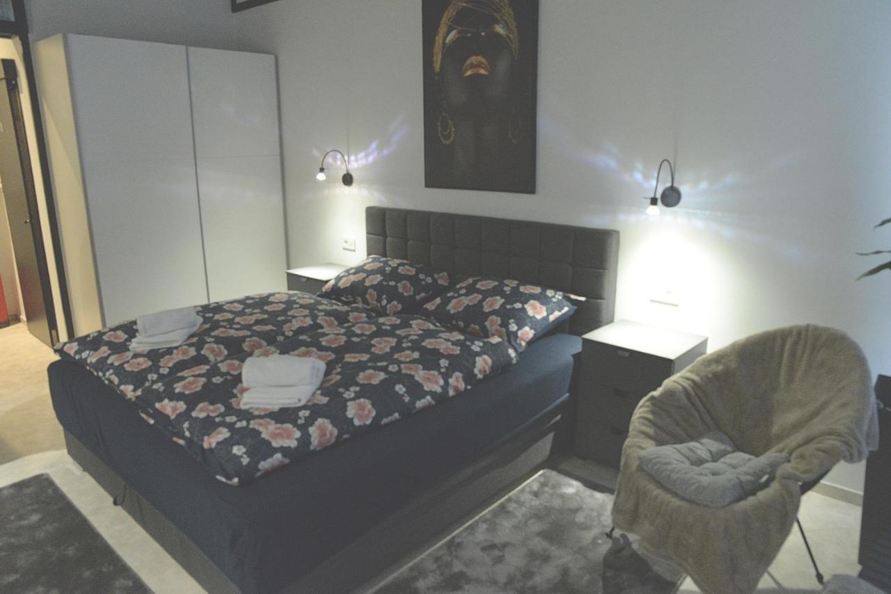 Room Marsonia 斯拉沃尼亚布罗德 外观 照片